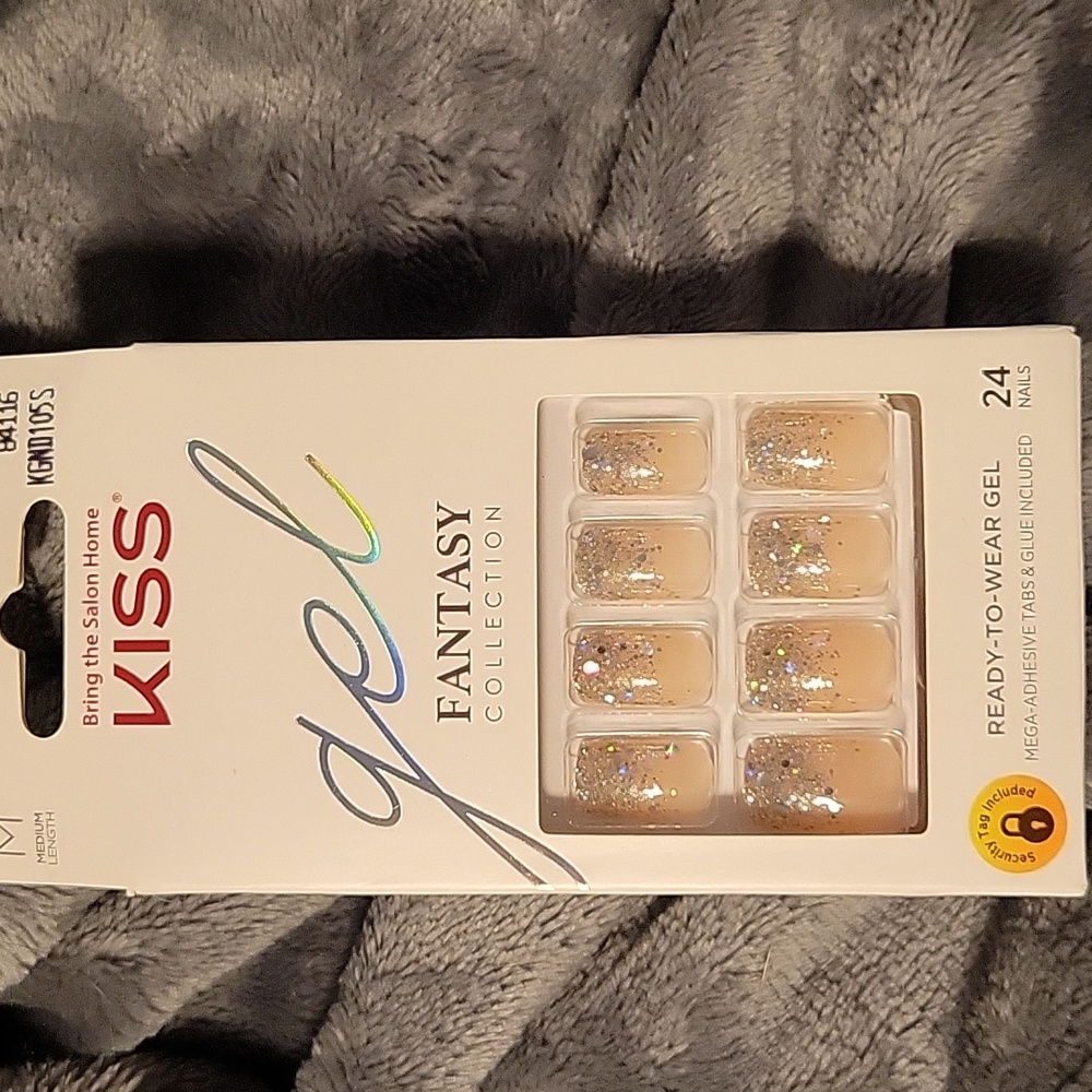 Set of 3 NIP press on/glue on nails med length - Picture 4 of 4